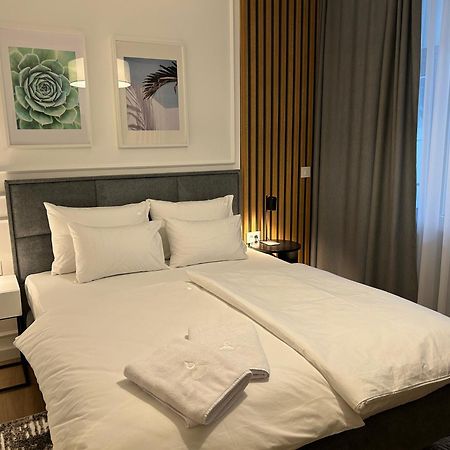 Red Riding Hood Appartement Belgrado Buitenkant foto