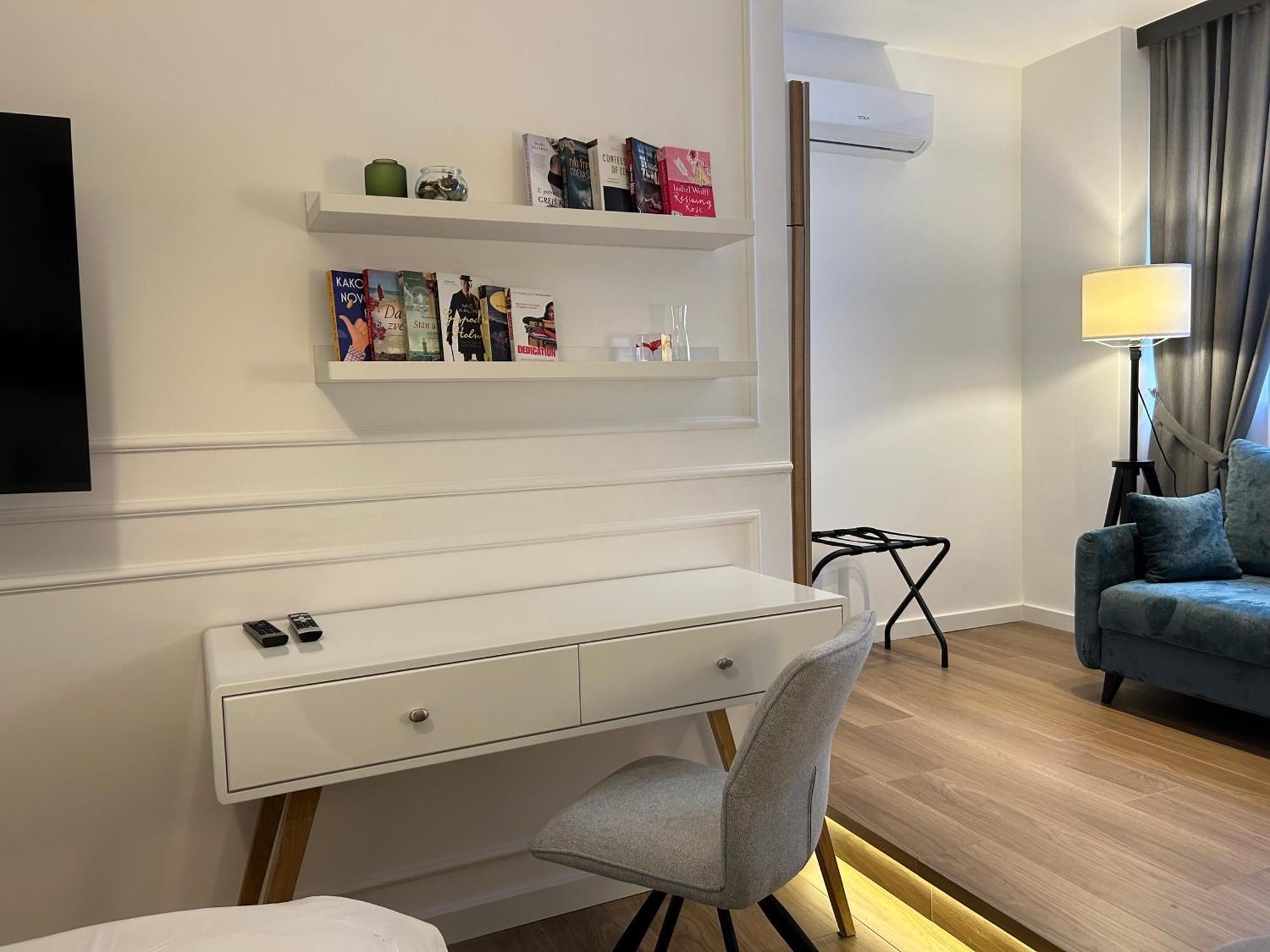 Red Riding Hood Appartement Belgrado Buitenkant foto
