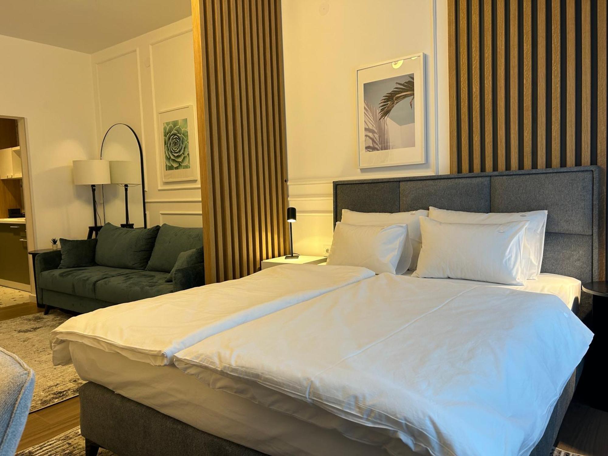 Red Riding Hood Appartement Belgrado Buitenkant foto