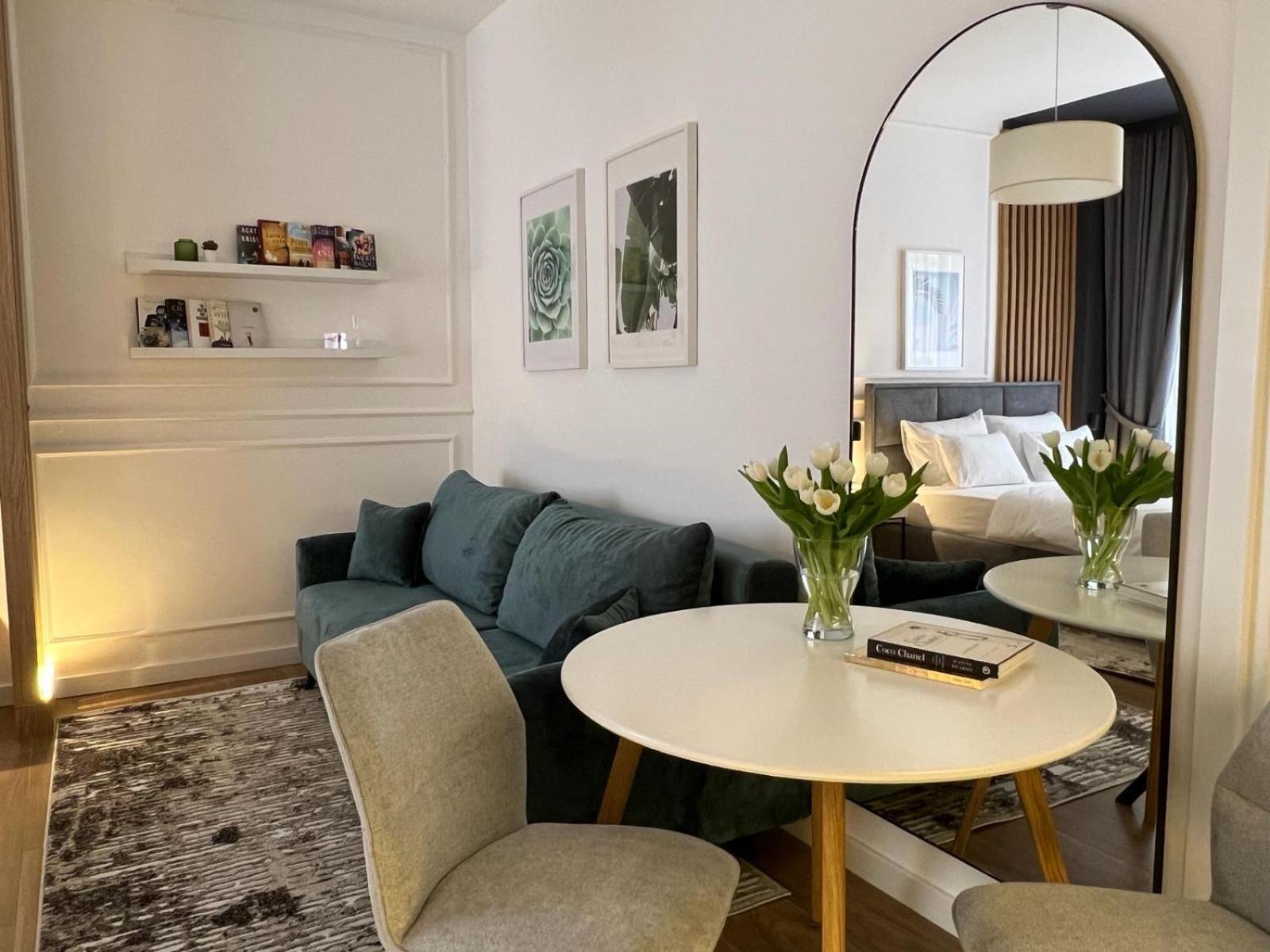 Red Riding Hood Appartement Belgrado Buitenkant foto