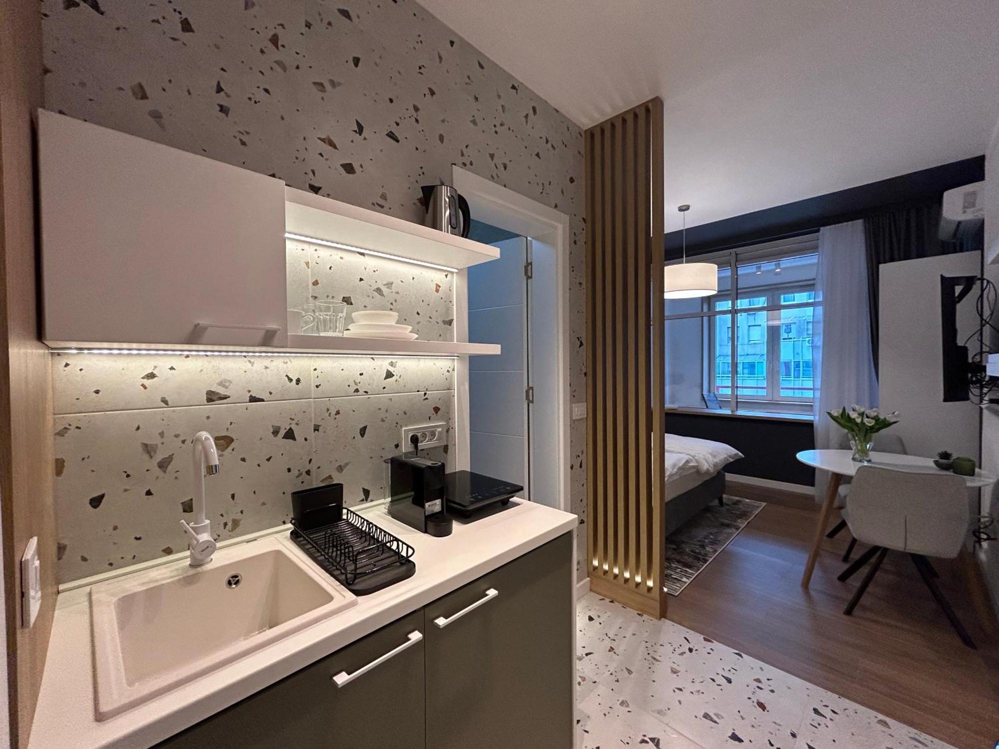 Red Riding Hood Appartement Belgrado Buitenkant foto