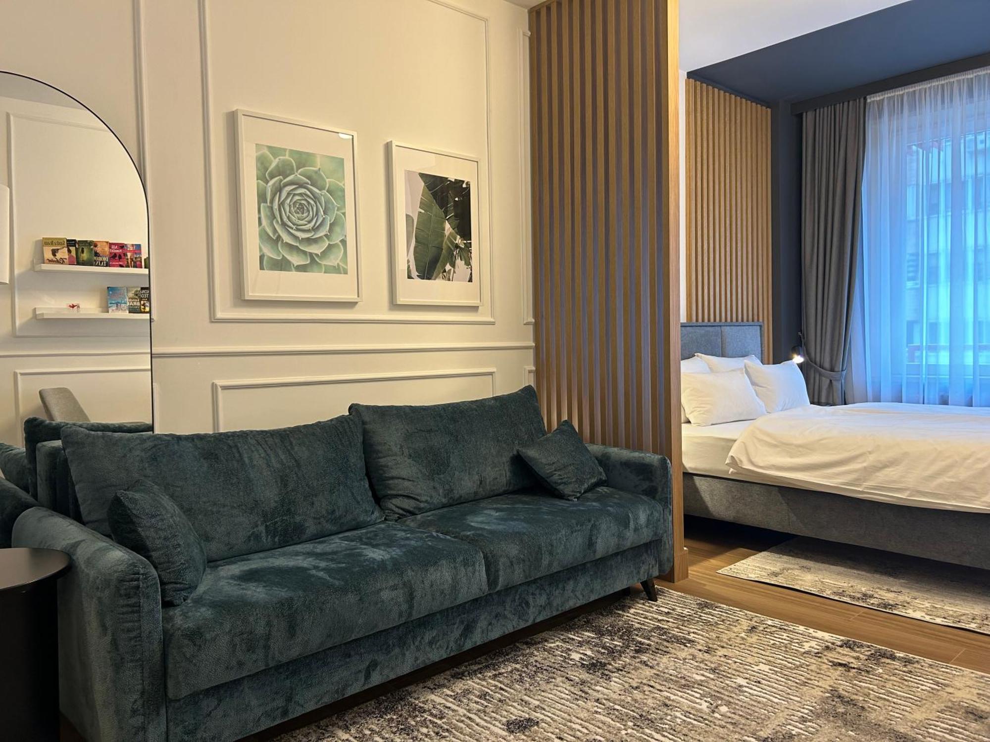 Red Riding Hood Appartement Belgrado Buitenkant foto